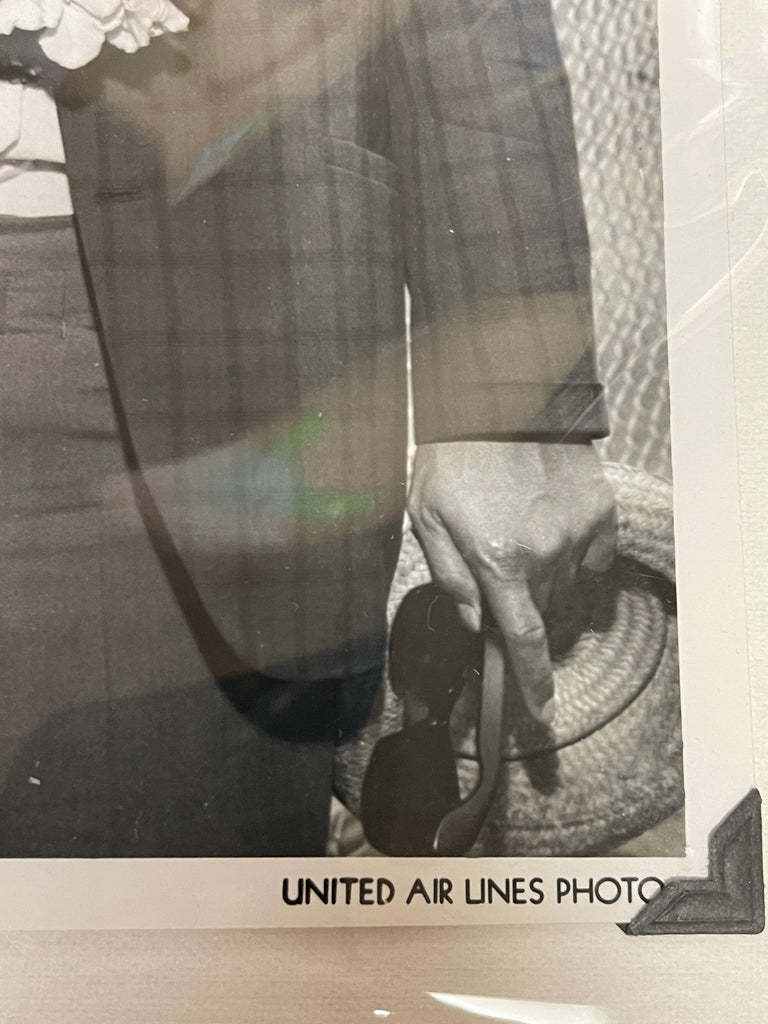 Vintage 1960 Promo Photograph United Airlines With Hawaiian Eye Stars Robert Conrad & Poncie Ponce