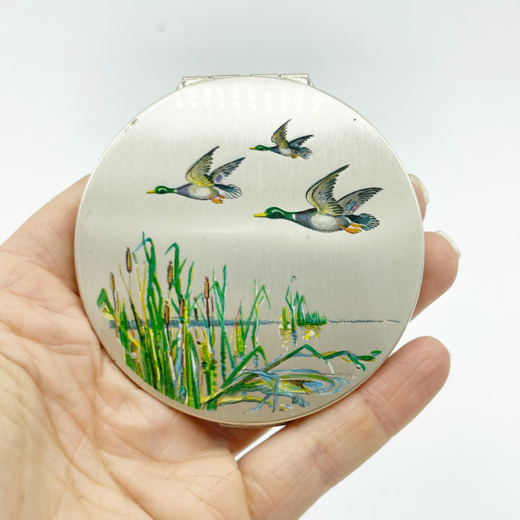 Vintage Stratton England Ducks Circular Compact