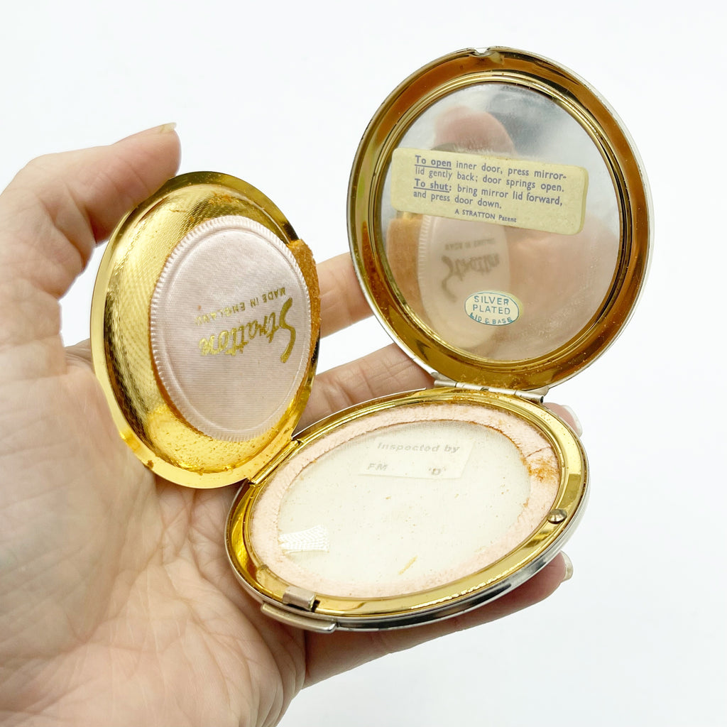 Vintage Stratton England Ducks Circular Compact