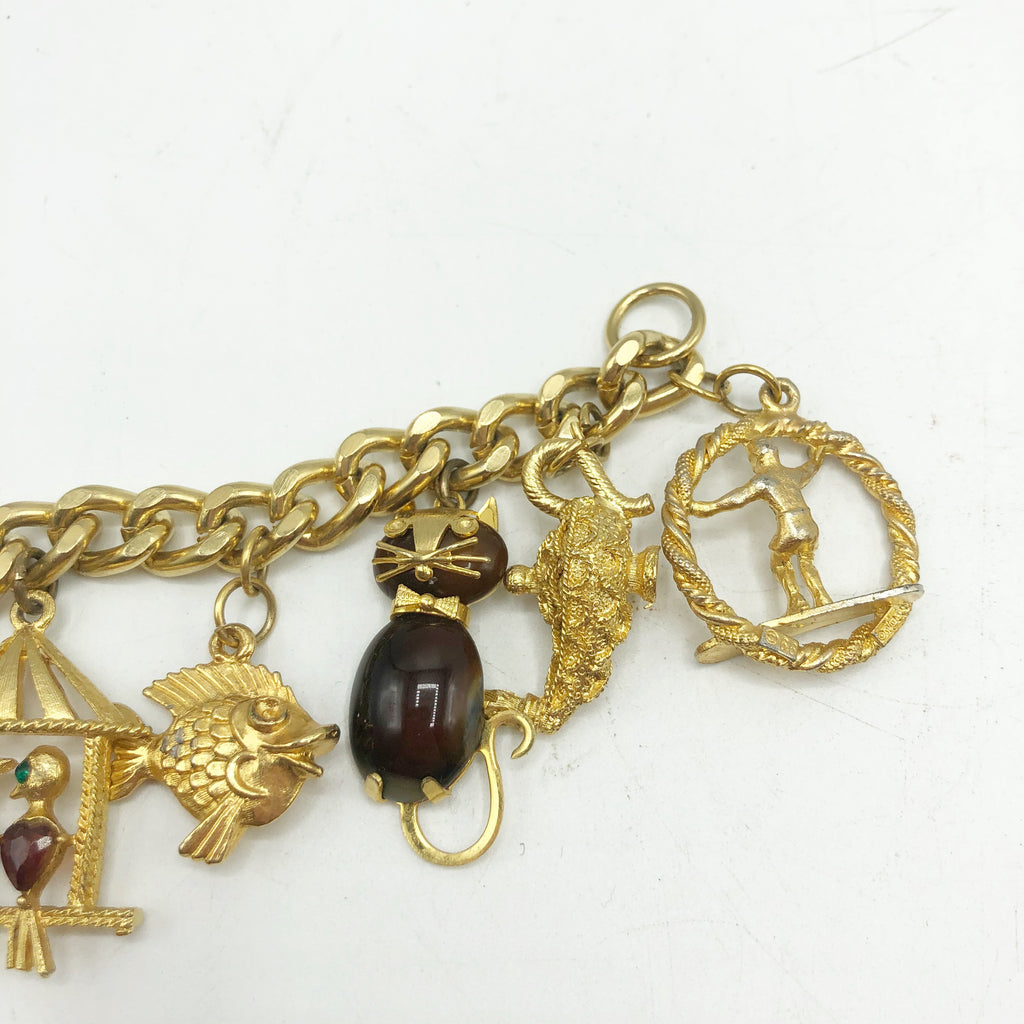 Vintage Costume Jewelry Chunky Gold Tone Charm Bracelet
