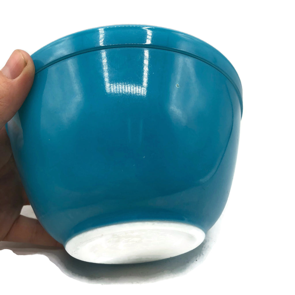 Vintage Pyrex Nesting Mixing Bowls