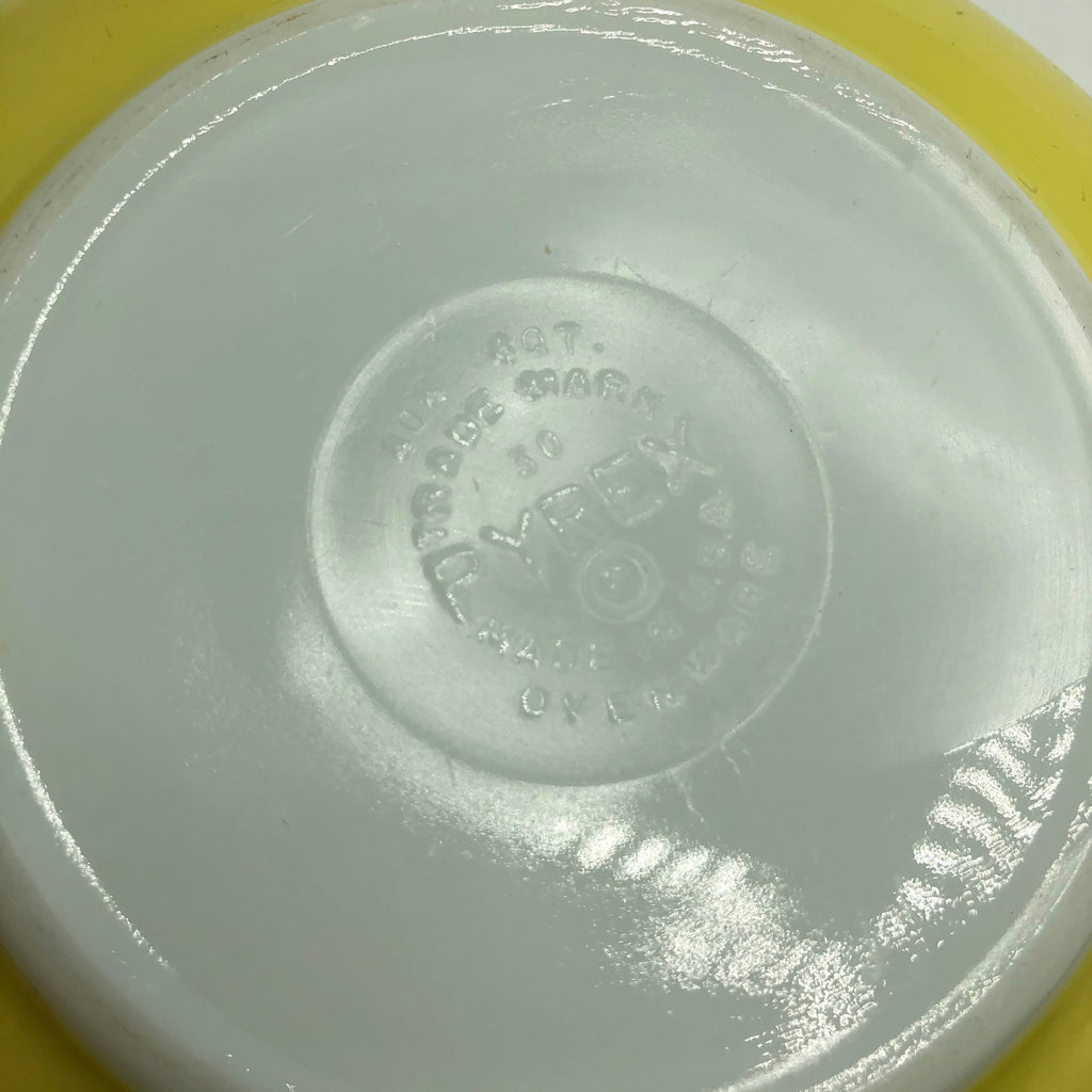 Vintage 4 Piece Pyrex Nesting Bowl Set