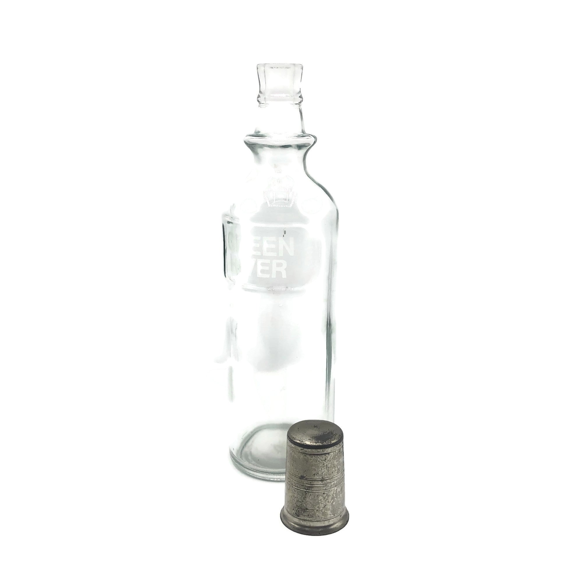 Available is a vintage Green River Soda Fountain Syrup Bottle.