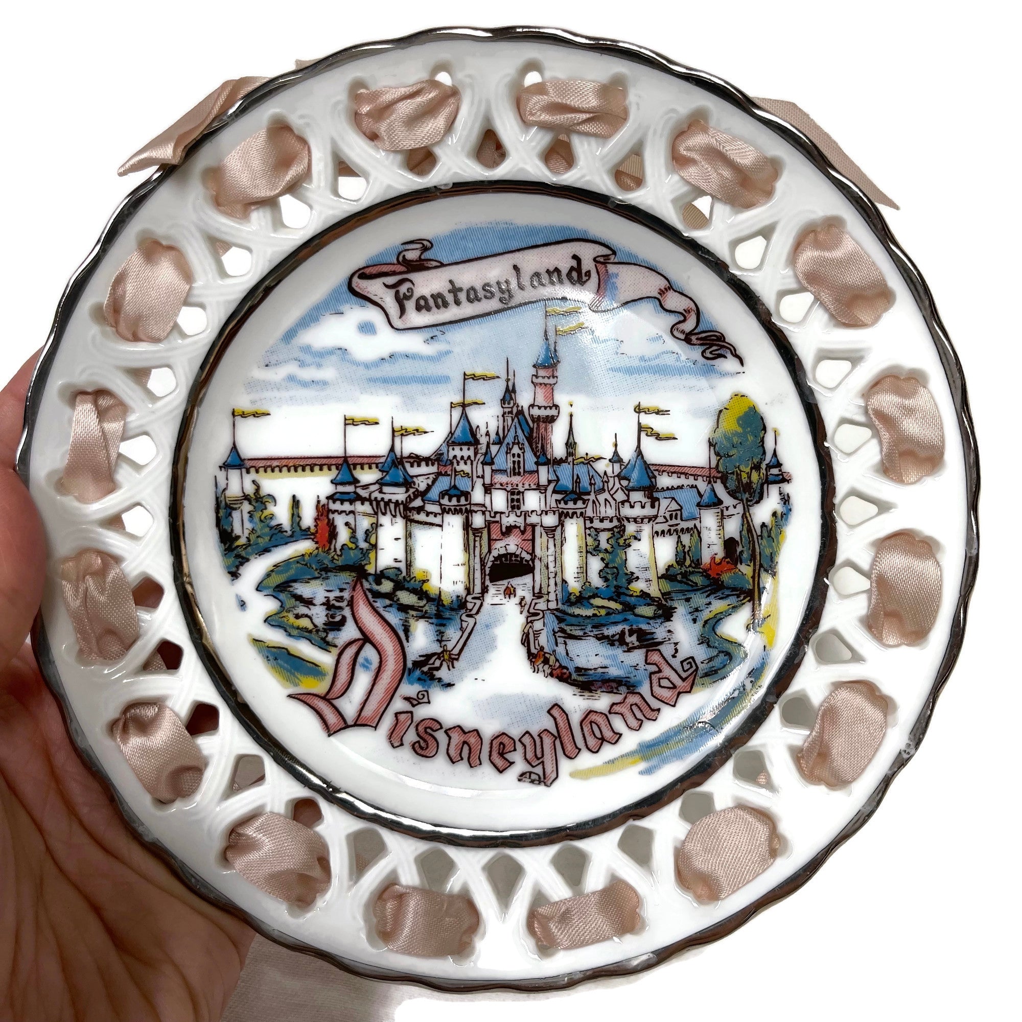 Vintage Rare 1957 Elenore Welborn Disneyland Fantasyland 6” Souvenir Plate