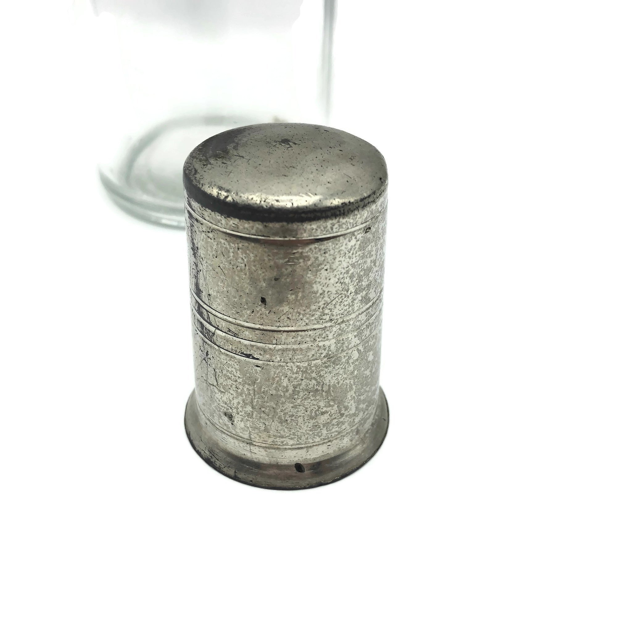 Available is a vintage Green River Soda Fountain Syrup Bottle.